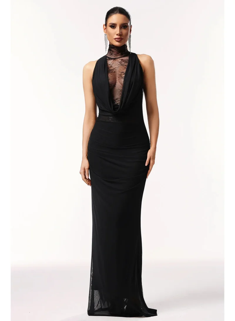 بيلا بارنيت فستان ماكسي من الدانتيل بدون أكمام بياقة هالتر من جوجا